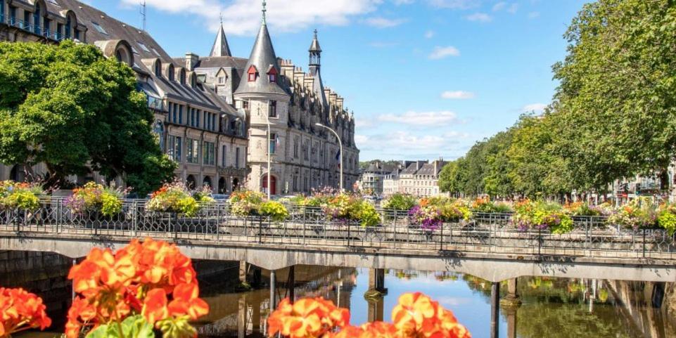 Ferienwohnung Quimper: T3 Avec Vue Cathedrale Proche Gare Exterior foto